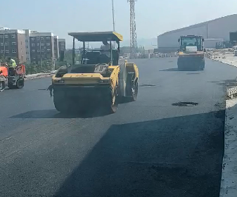 還在為鄭州瀝青路面施工質量發愁？別擔心，我們來了！